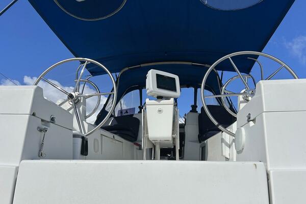 Layover 38ft Jeanneau Yacht For Sale