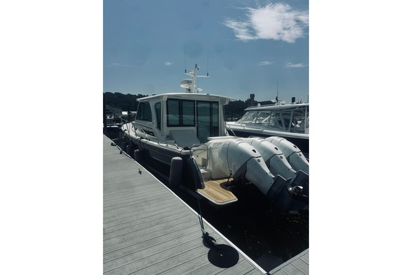 Sapphire 39ft Back Cove Yacht For Sale