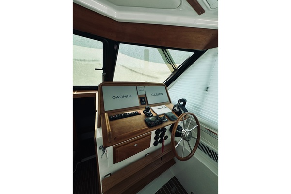 Sapphire 39ft Back Cove Yacht For Sale