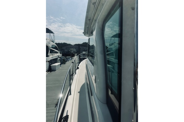 Sapphire 39ft Back Cove Yacht For Sale