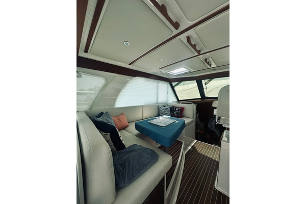 Sapphire 39ft Back Cove Yacht For Sale