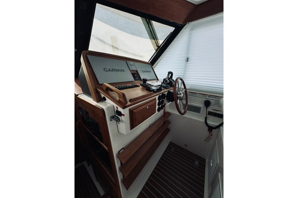 Sapphire 39ft Back Cove Yacht For Sale