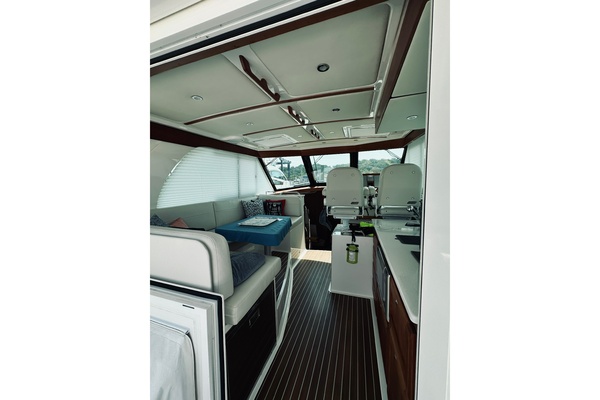 Sapphire 39ft Back Cove Yacht For Sale