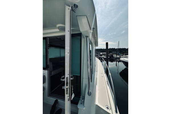 Sapphire 39ft Back Cove Yacht For Sale