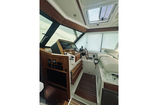 Sapphire 39ft Back Cove Yacht For Sale