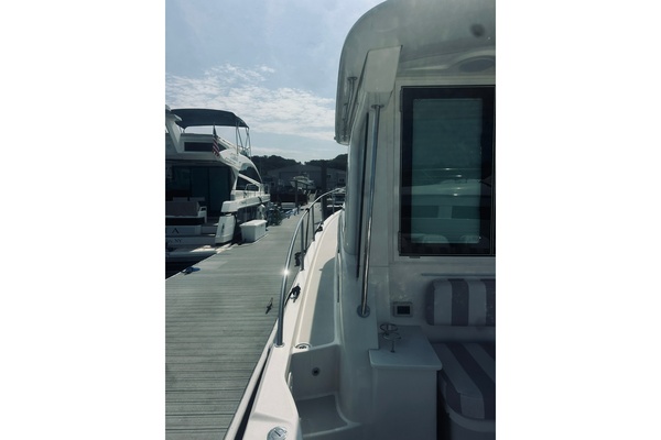 Sapphire 39ft Back Cove Yacht For Sale