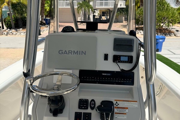 24ft Pathfinder Yacht For Sale