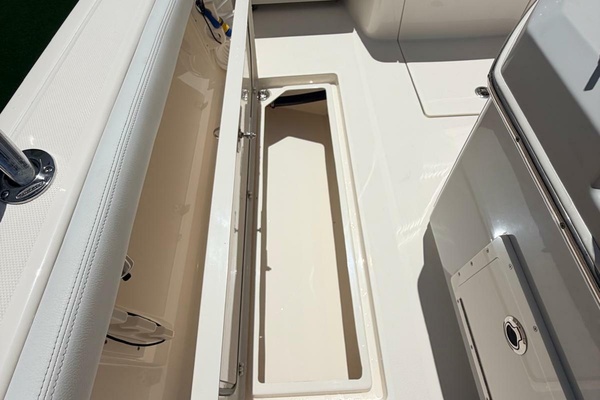 24ft Pathfinder Yacht For Sale