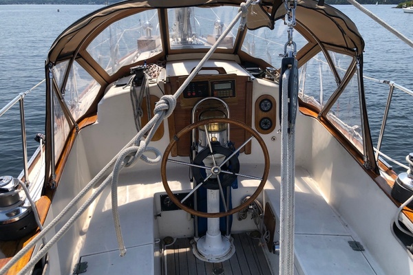 PELEIA 35ft Pearson Yacht For Sale