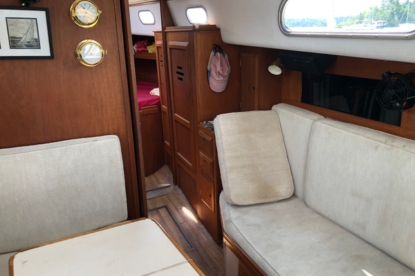 PELEIA 35ft Pearson Yacht For Sale