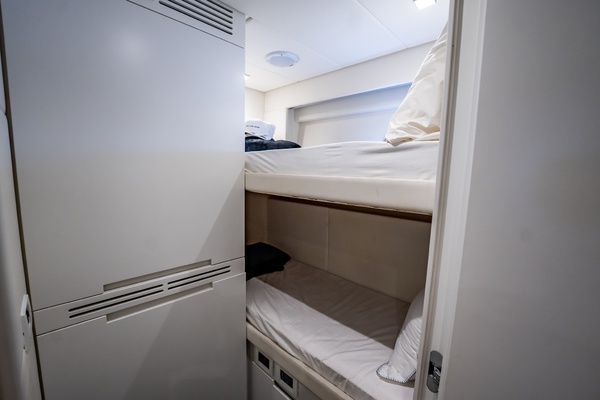 ON THE MOVE 83ft Pershing Yacht For Sale