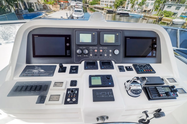 Hargrave Flybridge Yacht For Sale