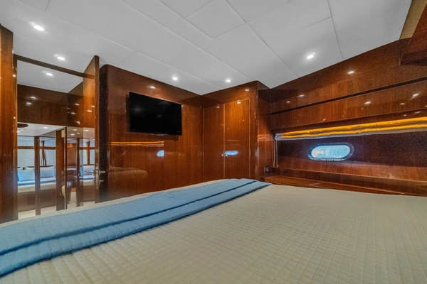Hargrave Flybridge Yacht For Sale