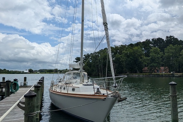 Pieces of Eight 41ft Bristol Yacht For Sale