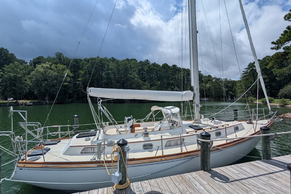 Pieces of Eight 41ft Bristol Yacht For Sale