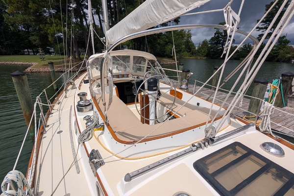 Pieces of Eight 41ft Bristol Yacht For Sale