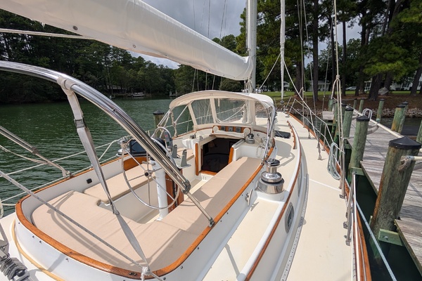 Pieces of Eight 41ft Bristol Yacht For Sale