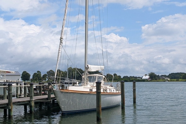Pieces of Eight 41ft Bristol Yacht For Sale
