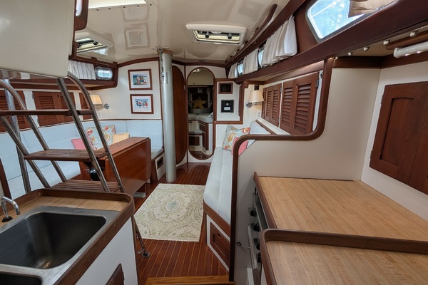 Pieces of Eight 41ft Bristol Yacht For Sale