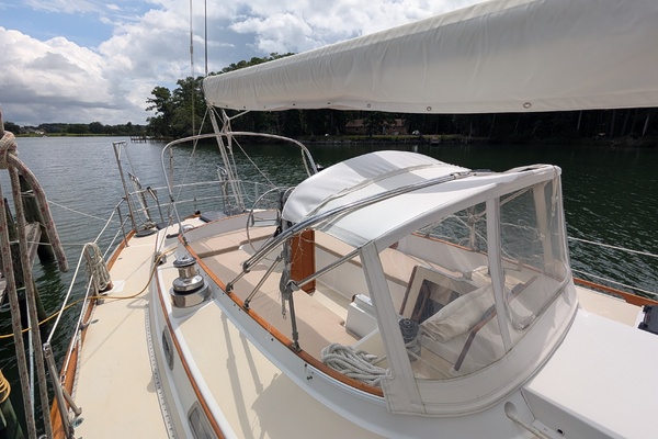Pieces of Eight 41ft Bristol Yacht For Sale