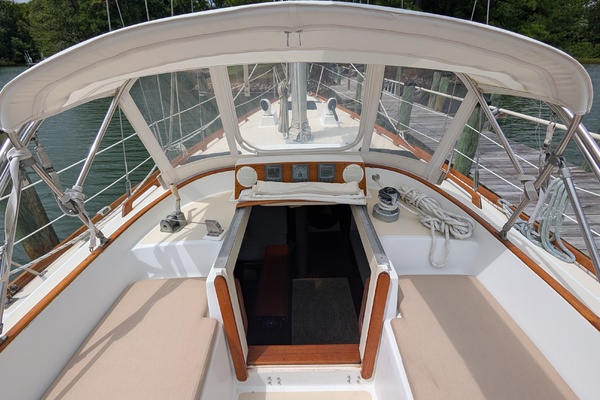 Pieces of Eight 41ft Bristol Yacht For Sale