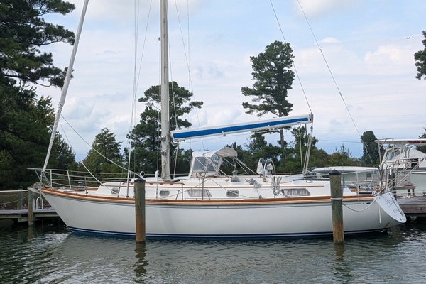 Pieces of Eight 41ft Bristol Yacht For Sale