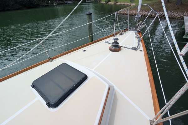 Pieces of Eight 41ft Bristol Yacht For Sale