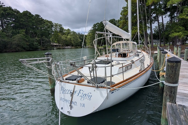 Pieces of Eight 41ft Bristol Yacht For Sale