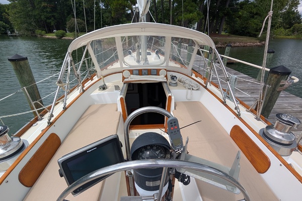 Pieces of Eight 41ft Bristol Yacht For Sale