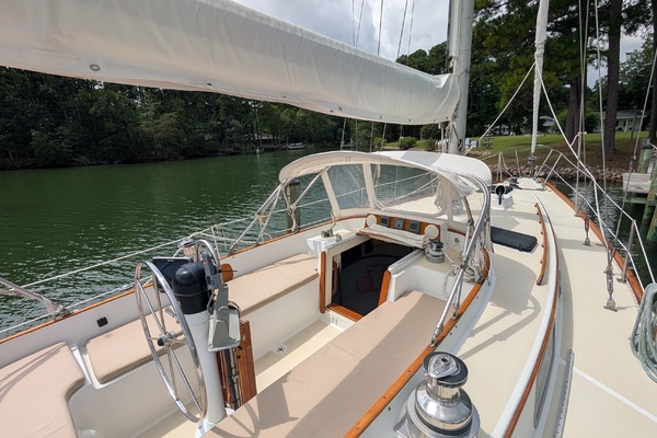 Pieces of Eight 41ft Bristol Yacht For Sale