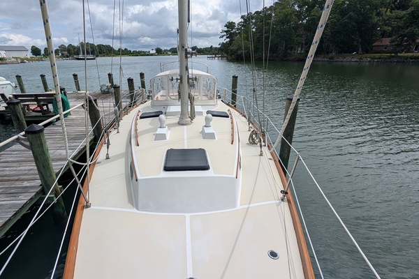 Pieces of Eight 41ft Bristol Yacht For Sale