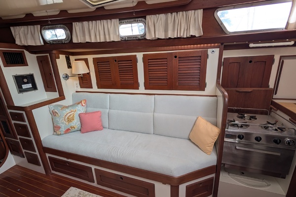 Pieces of Eight 41ft Bristol Yacht For Sale