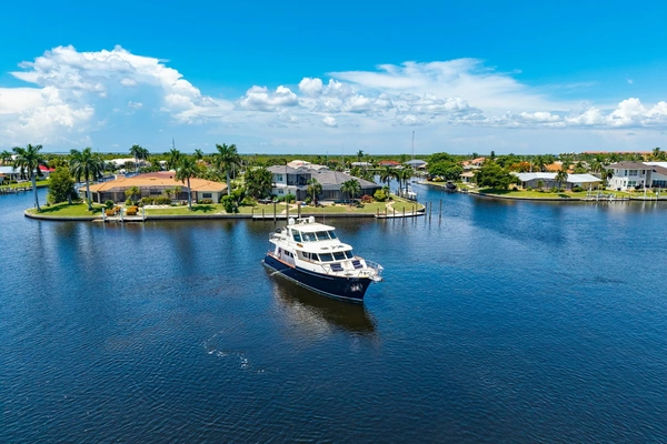 Marlow Explorer 58E Yacht For Sale