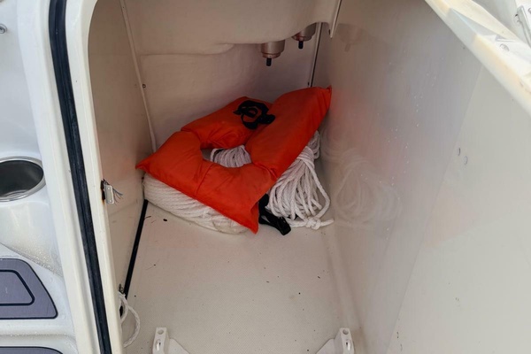 33ft Hydra Sports Yacht For Sale