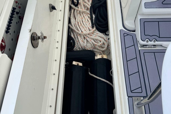 33ft Hydra Sports Yacht For Sale