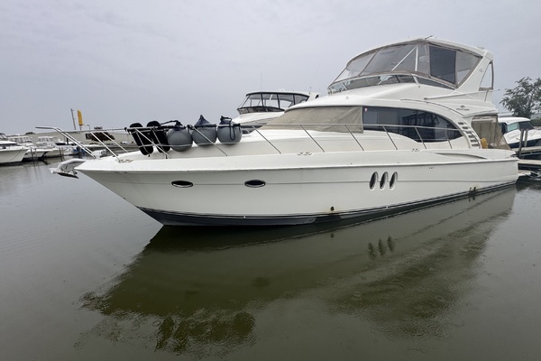 Knotty Dogs 52ft Silverton Yacht For Sale