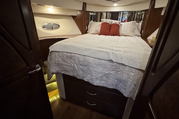 Knotty Dogs 52ft Silverton Yacht For Sale