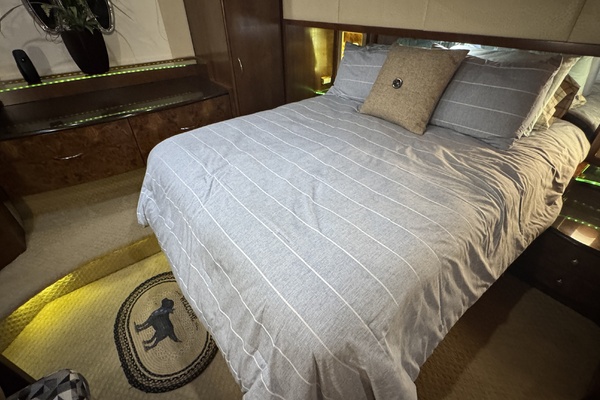 Knotty Dogs 52ft Silverton Yacht For Sale
