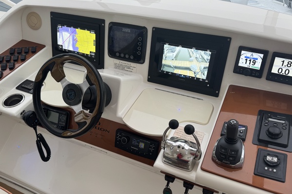 Knotty Dogs 52ft Silverton Yacht For Sale