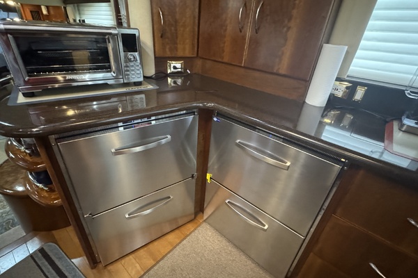 Knotty Dogs 52ft Silverton Yacht For Sale