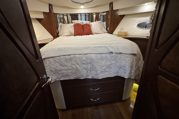Knotty Dogs 52ft Silverton Yacht For Sale