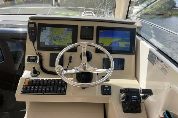 Pursuit 325 OS - Wait N' Line