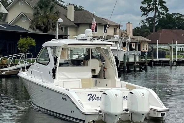 Pursuit 325 OS - Wait N' Line