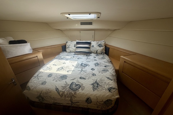 Jubilee 52ft Hatteras Yacht For Sale