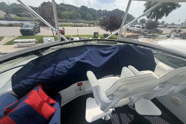 Hatteras 52 Cockpit Motor Yacht Yacht For Sale