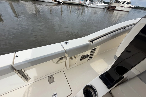 Scout 355 LXF Yacht For Sale