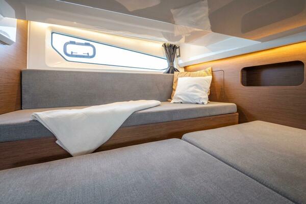 36ft Beneteau Yacht For Sale