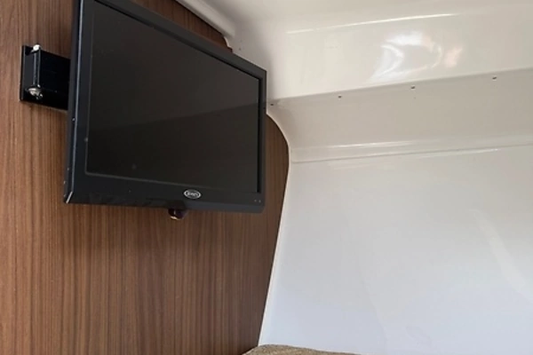 Everglades 360LXC Yacht For Sale