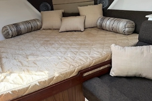 Everglades 360LXC Yacht For Sale