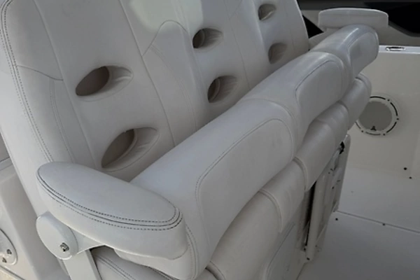 Everglades 360LXC Yacht For Sale